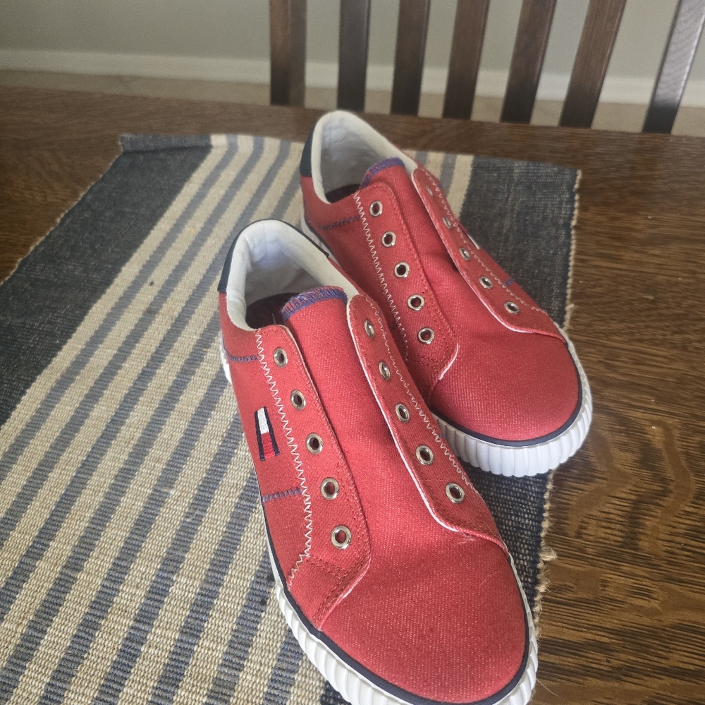 Tommy Hillfiger s